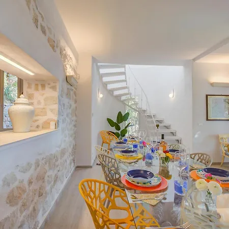 Marinella, Style History Serenity Vila *