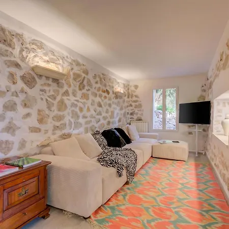 Marinella, Style History Serenity Villa