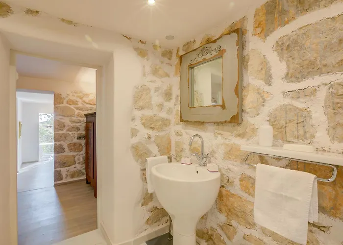 Marinella, Style History Serenity Villa